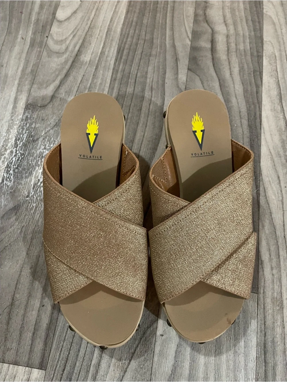 Volatile Size 6 Gold Metallic Crisscross Platform Wedge Slide Sandals